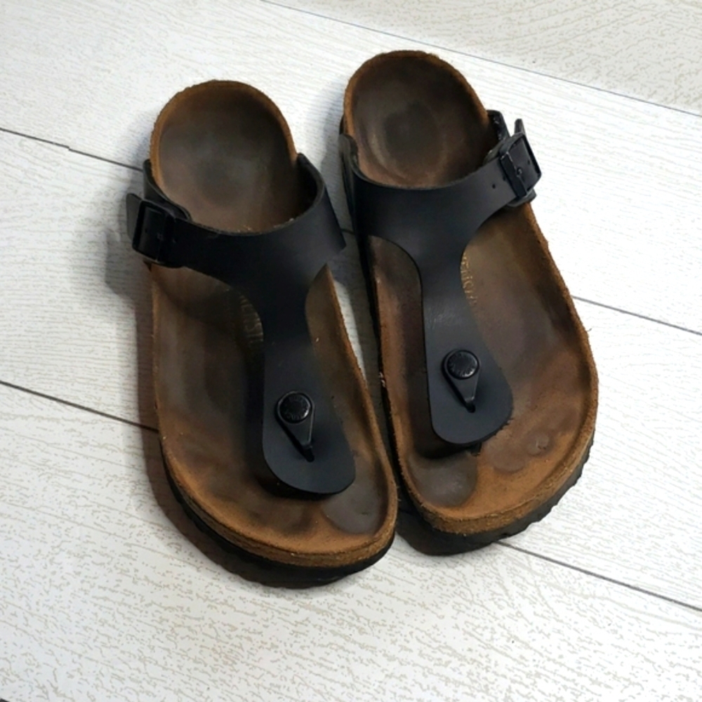 Birkenstock black thong t- strap sandals woman size 7 narrow